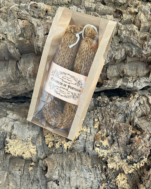 Chouriço tricotado à mão com lã pura! www.mariamarket.pt