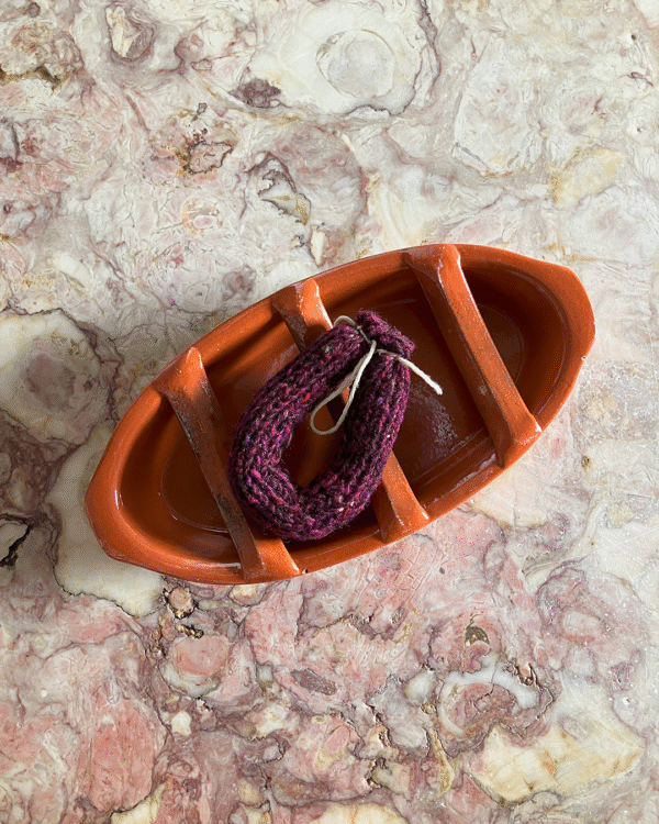 Chouriço tricotado à mão com lã pura! www.mariamarket.pt